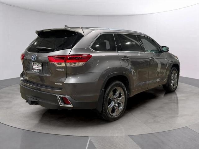 used 2018 Toyota Highlander Hybrid car, priced at $34,229