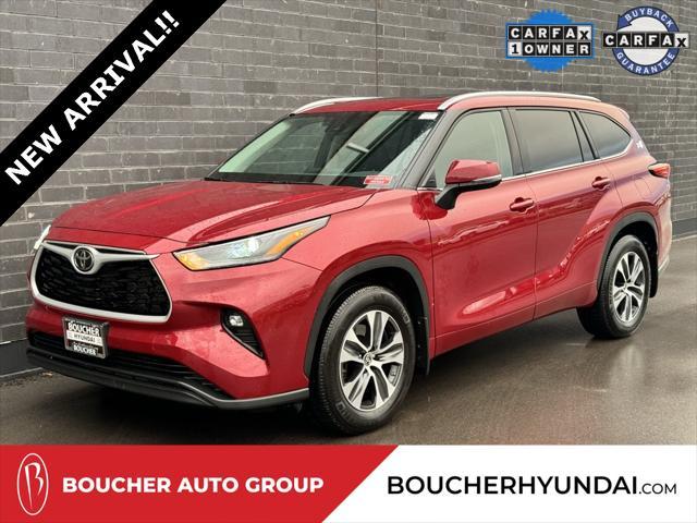 used 2022 Toyota Highlander car, priced at $37,499