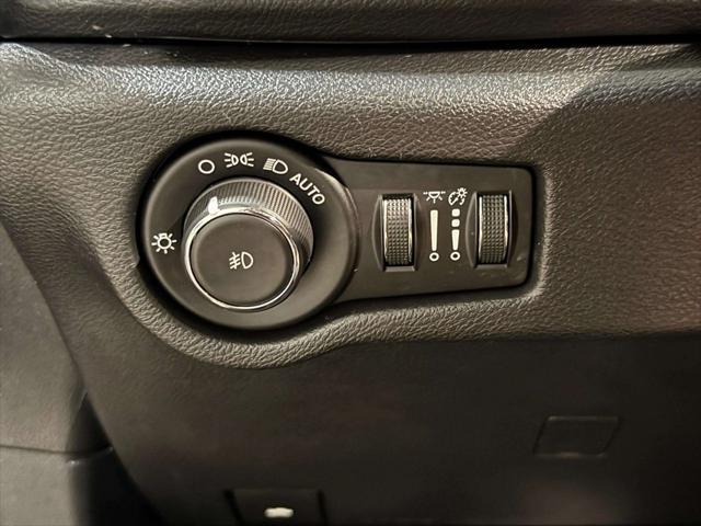 used 2019 Chrysler Pacifica car, priced at $15,889