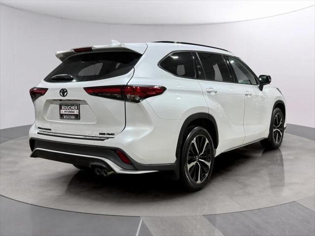 used 2022 Toyota Highlander car, priced at $42,589