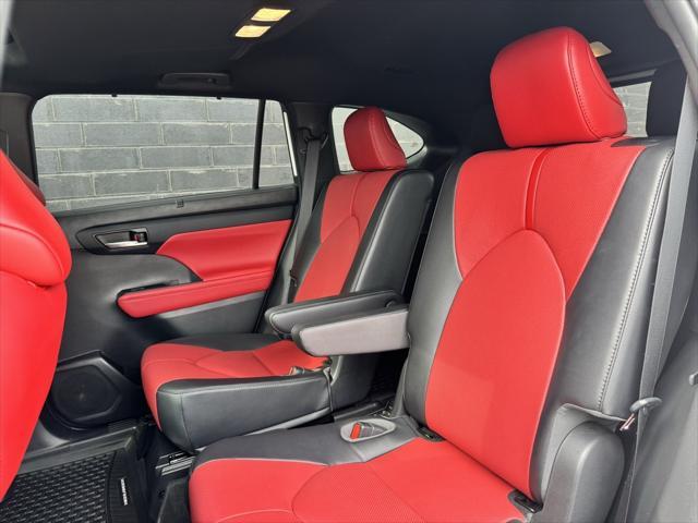 used 2022 Toyota Highlander car, priced at $42,589