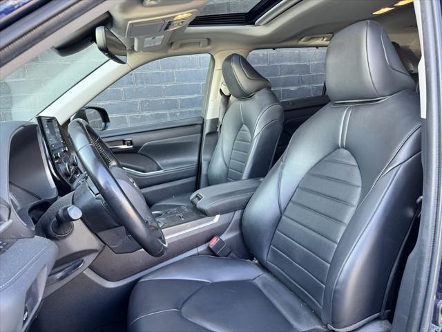 used 2022 Toyota Highlander Hybrid car, priced at $34,509