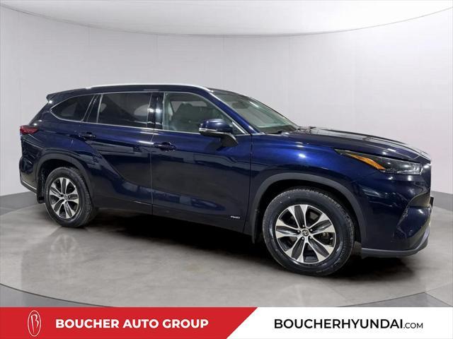 used 2022 Toyota Highlander Hybrid car, priced at $31,229