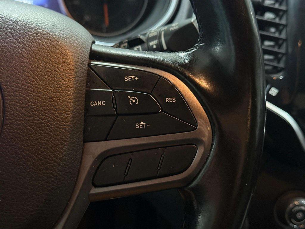 used 2020 Jeep Cherokee car, priced at $17,189