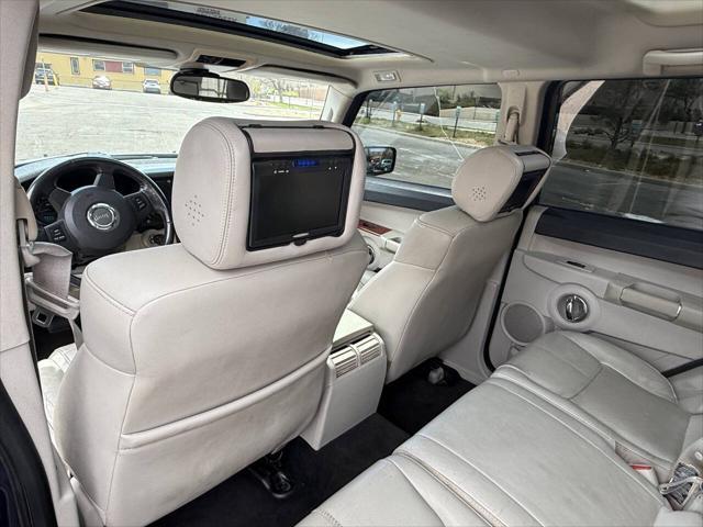 used 2006 Jeep Commander car, priced at $13,995