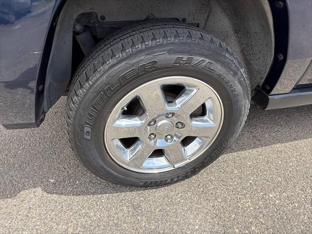 used 2006 Jeep Commander car, priced at $13,995
