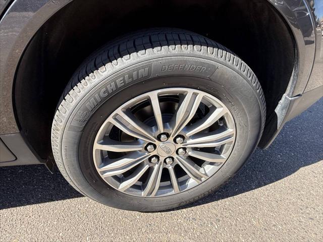 used 2017 Cadillac XT5 car, priced at $17,995