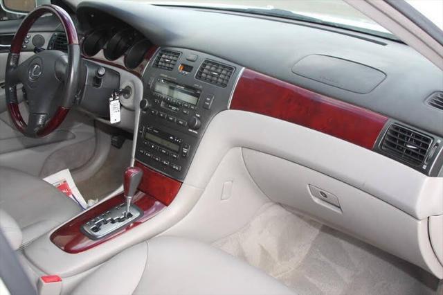 used 2002 Lexus ES 300 car, priced at $5,995