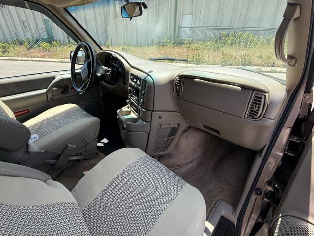 used 2000 GMC Safari car, priced at $8,995