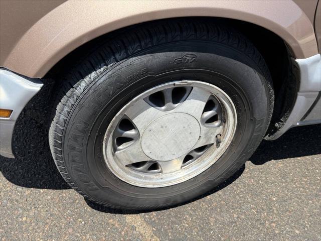 used 2000 GMC Safari car, priced at $8,995