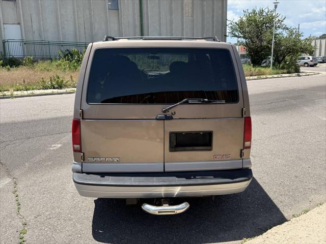 used 2000 GMC Safari car, priced at $8,995