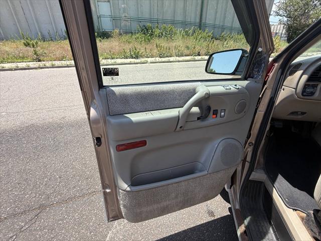used 2000 GMC Safari car, priced at $8,995