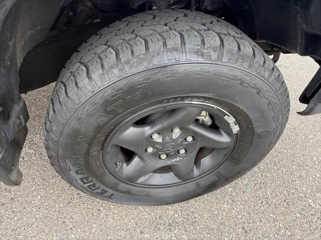 used 2002 Toyota Tundra car, priced at $16,995