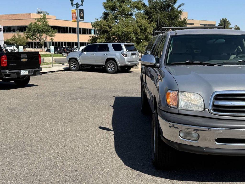 used 2000 Toyota Tundra car, priced at $13,995