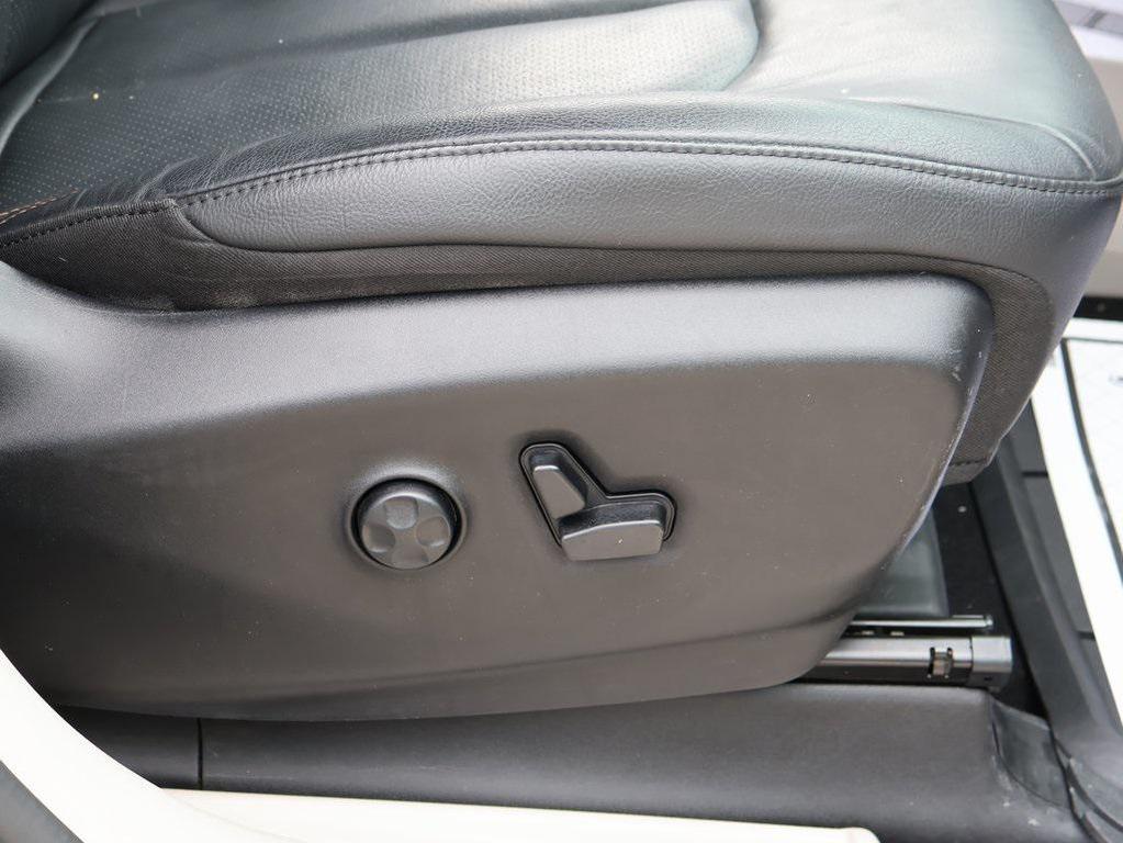 used 2019 Chrysler Pacifica car, priced at $13,986