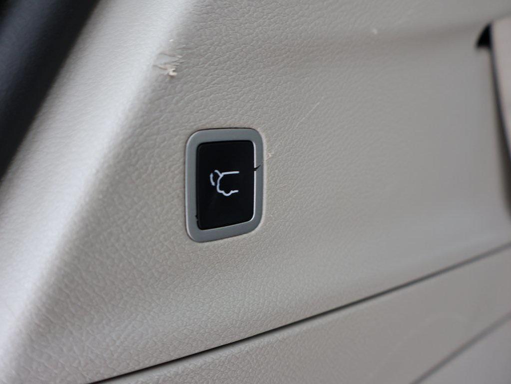 used 2019 Chrysler Pacifica car, priced at $13,986