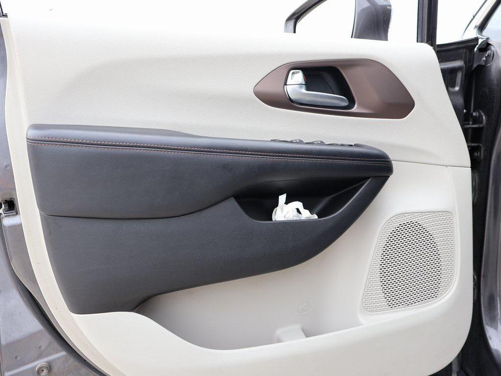 used 2019 Chrysler Pacifica car, priced at $13,986