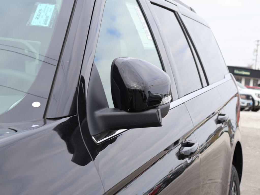 new 2025 Ford Expedition Max car, priced at $75,951