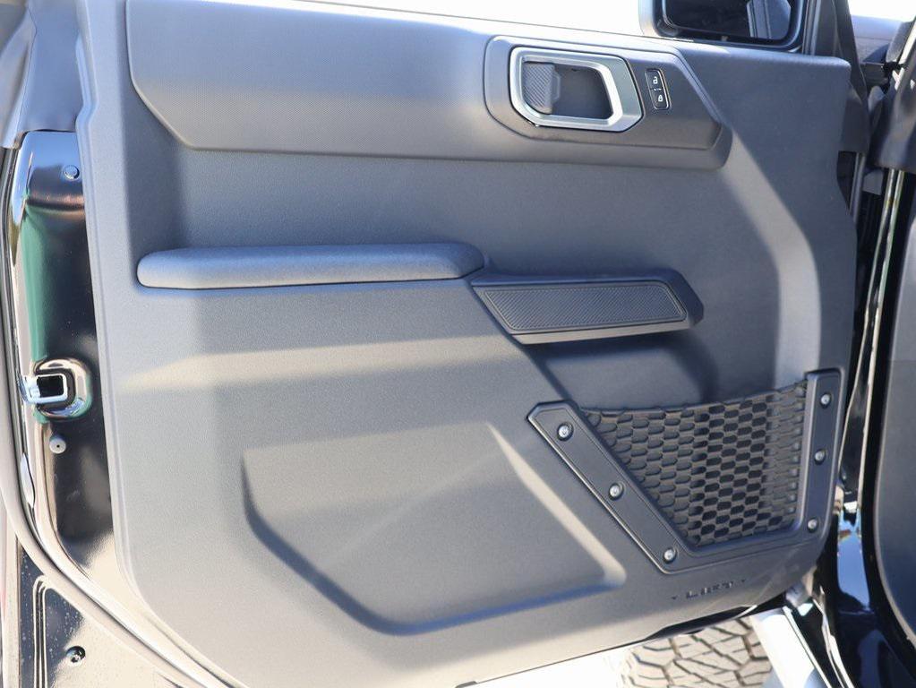 new 2025 Ford Bronco car, priced at $52,308