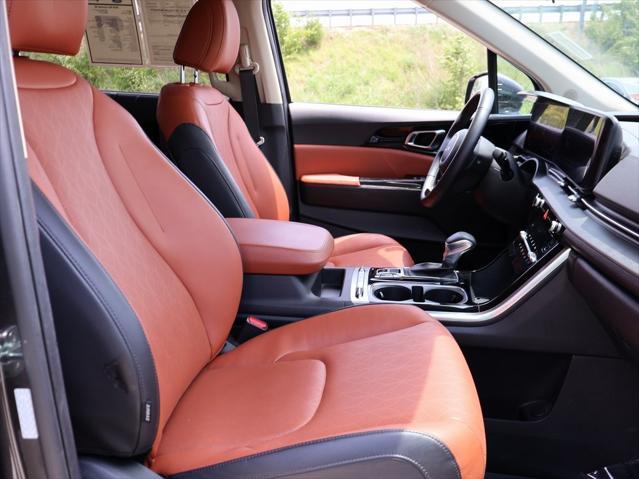 used 2024 Kia Carnival car, priced at $40,477