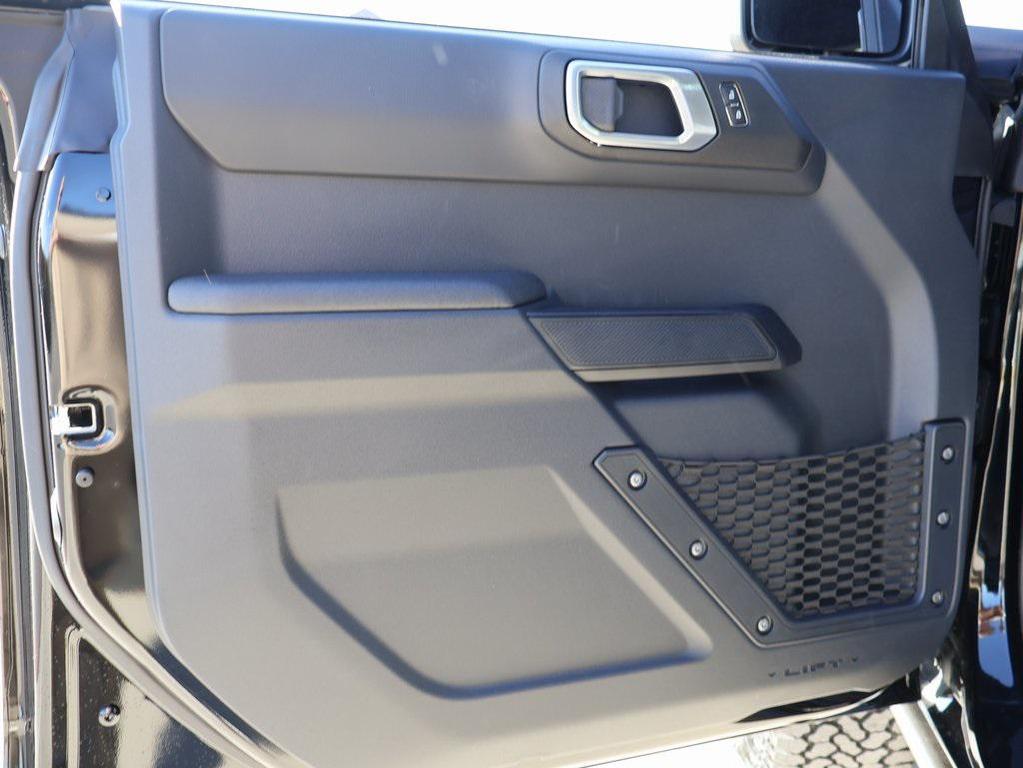 new 2025 Ford Bronco car, priced at $53,372