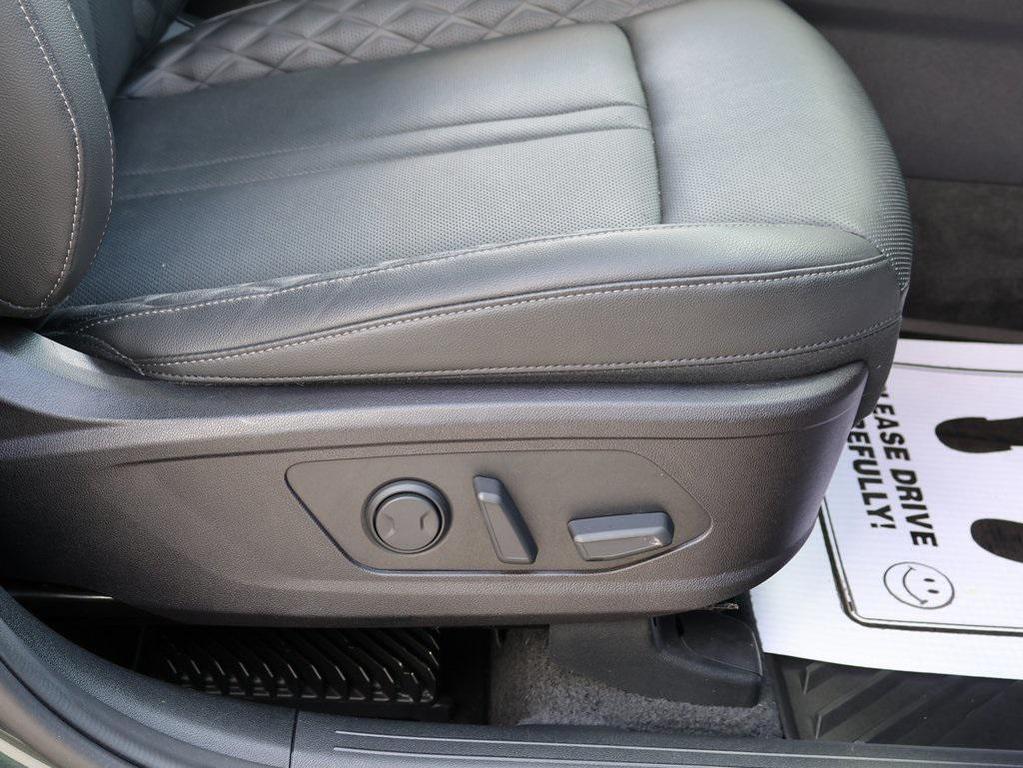 used 2022 Kia Sorento car, priced at $31,436