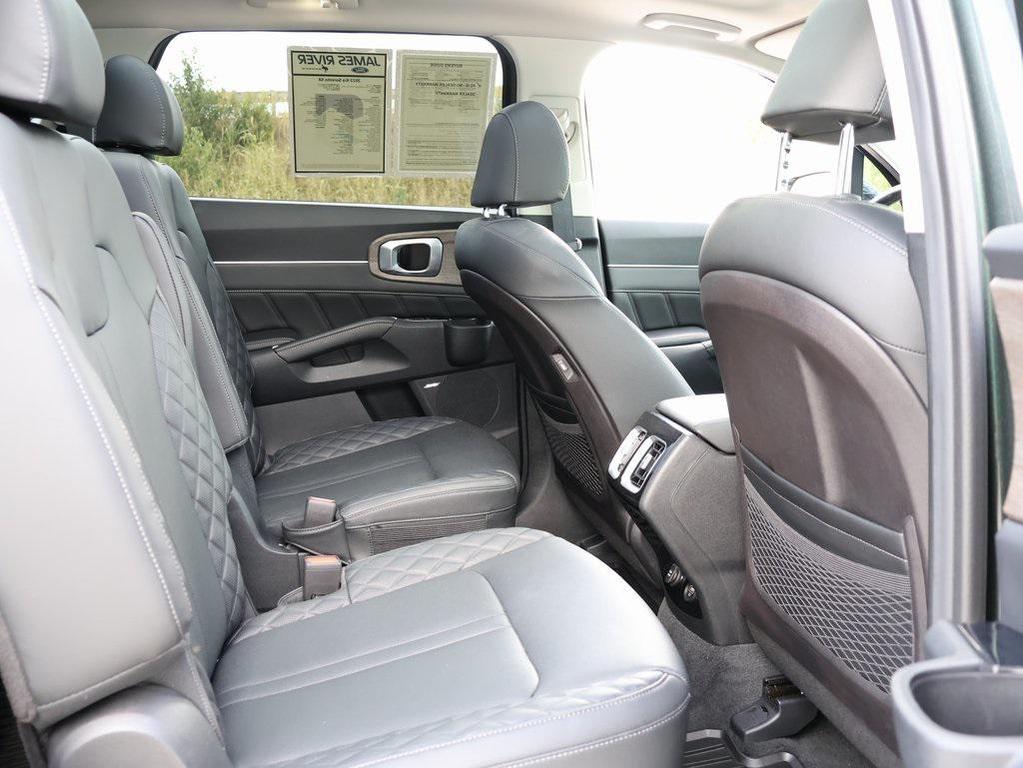 used 2022 Kia Sorento car, priced at $31,436