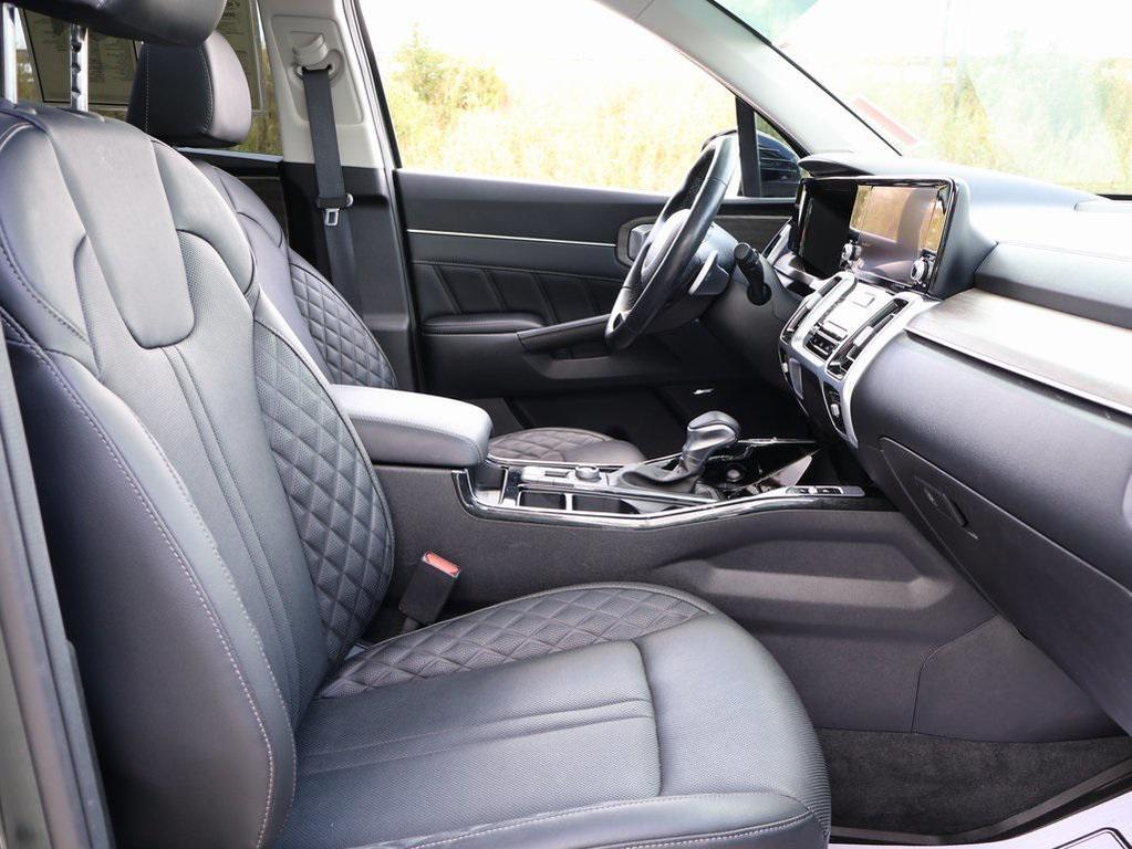 used 2022 Kia Sorento car, priced at $31,436
