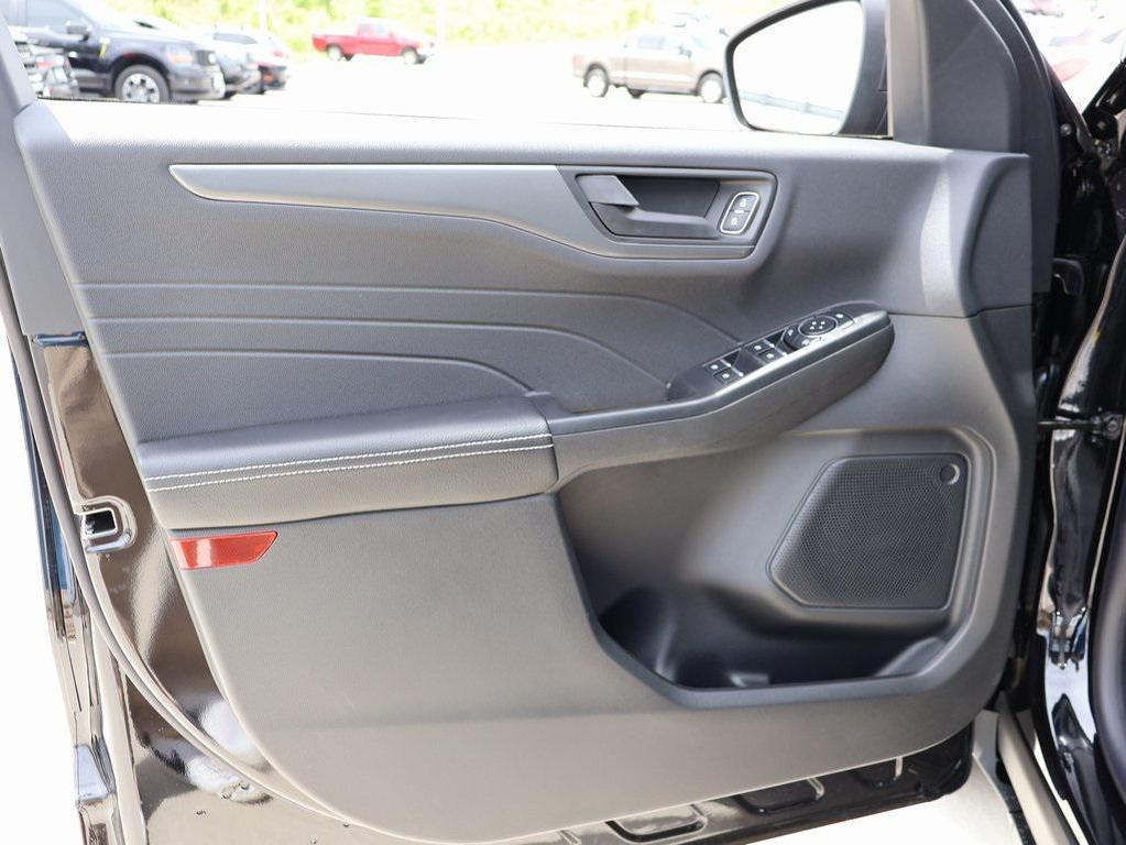 new 2025 Ford Escape car, priced at $25,791