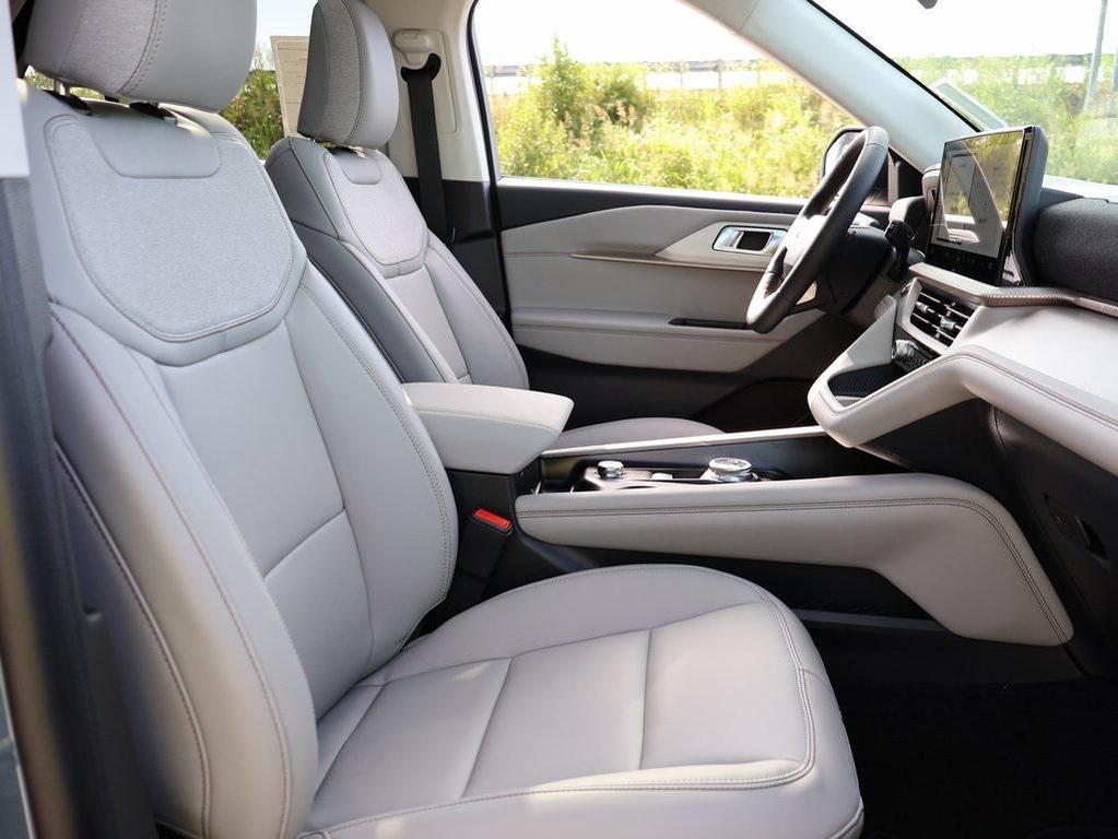 new 2025 Ford Explorer car, priced at $46,734