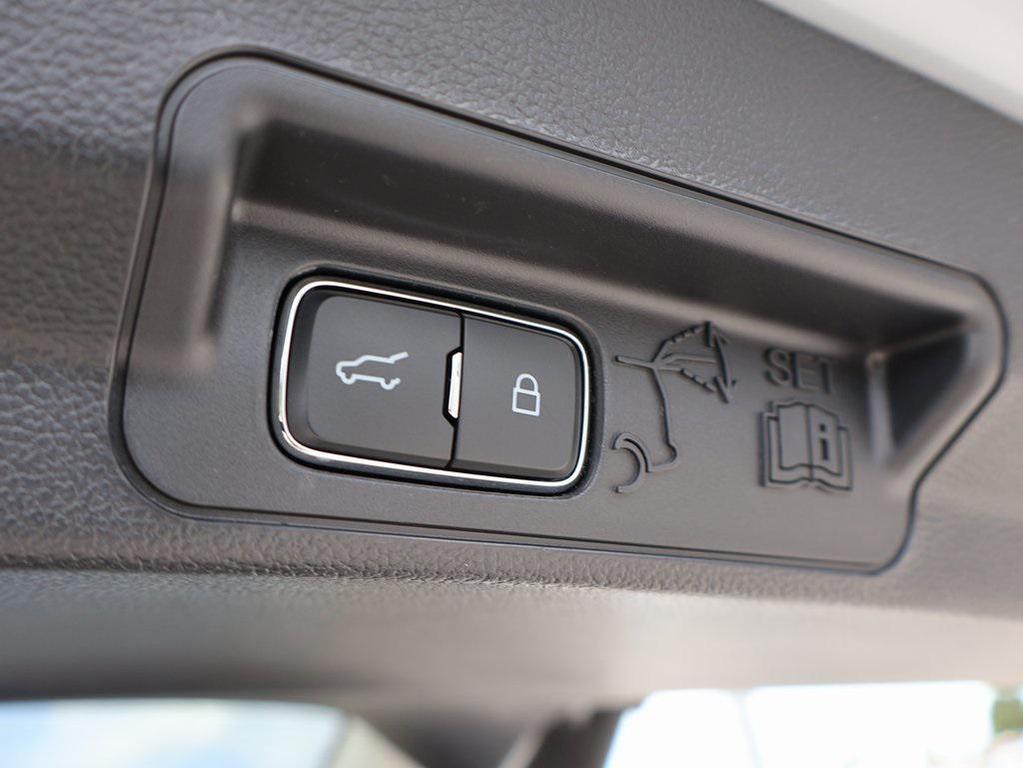 used 2025 Ford Explorer car, priced at $38,629