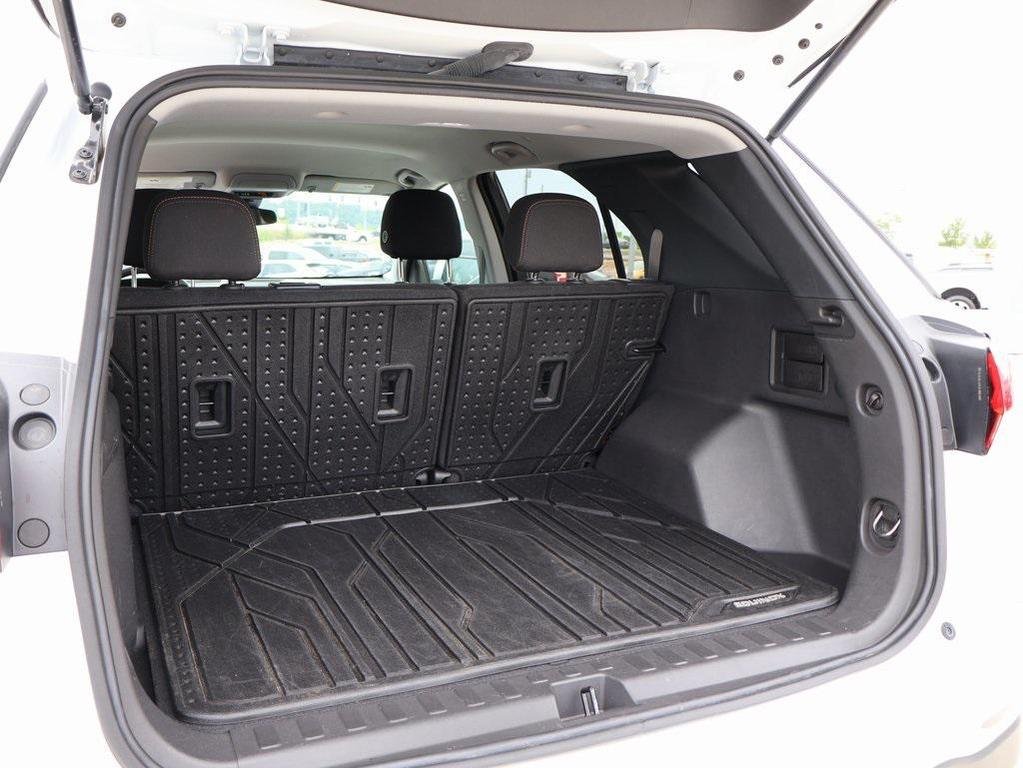 used 2023 Chevrolet Equinox car, priced at $24,457