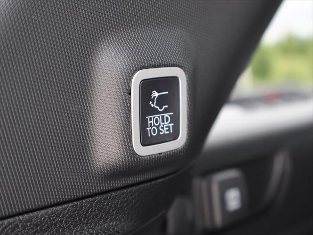 used 2025 Jeep Grand Cherokee car, priced at $43,927