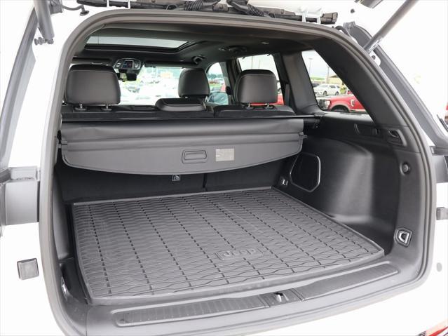 used 2025 Jeep Grand Cherokee car, priced at $43,927