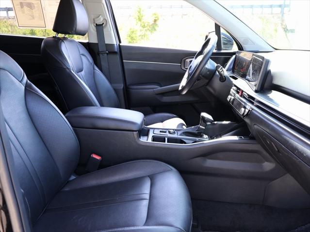 used 2024 Kia Sorento car, priced at $30,261