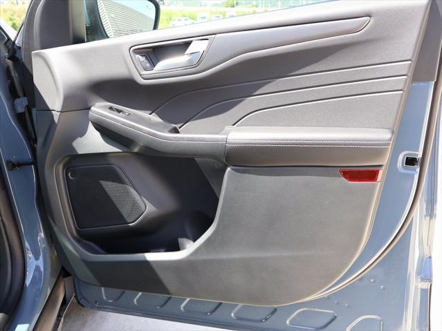 new 2025 Ford Escape PHEV car, priced at $33,926