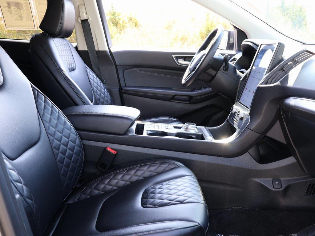used 2024 Ford Edge car, priced at $30,897