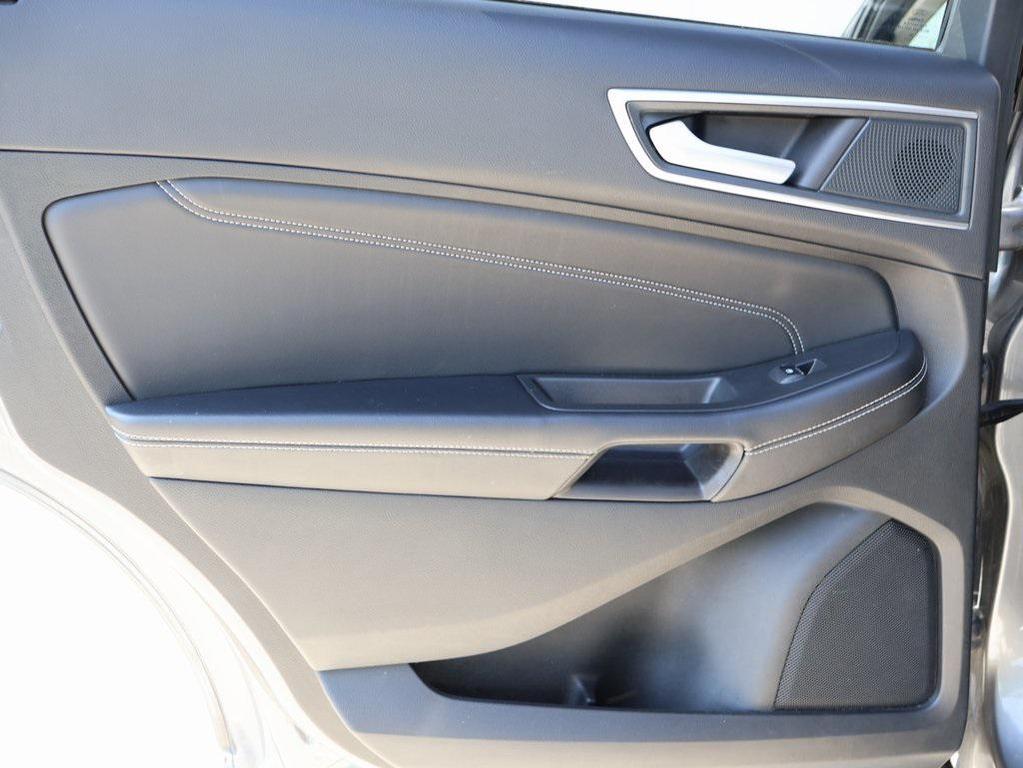 used 2024 Ford Edge car, priced at $30,897