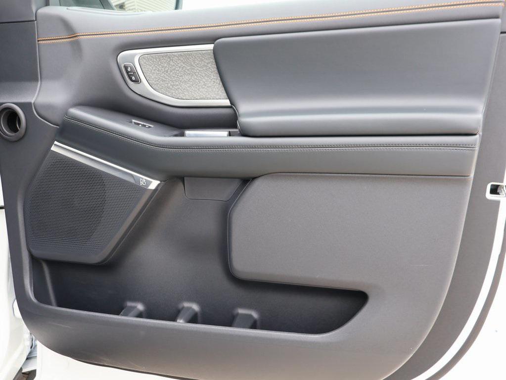 new 2025 Ford Expedition car, priced at $81,808