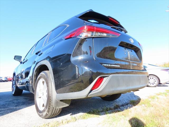 used 2023 Toyota Highlander car, priced at $39,985