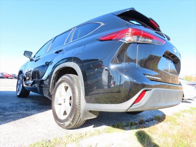 used 2023 Toyota Highlander car, priced at $39,985