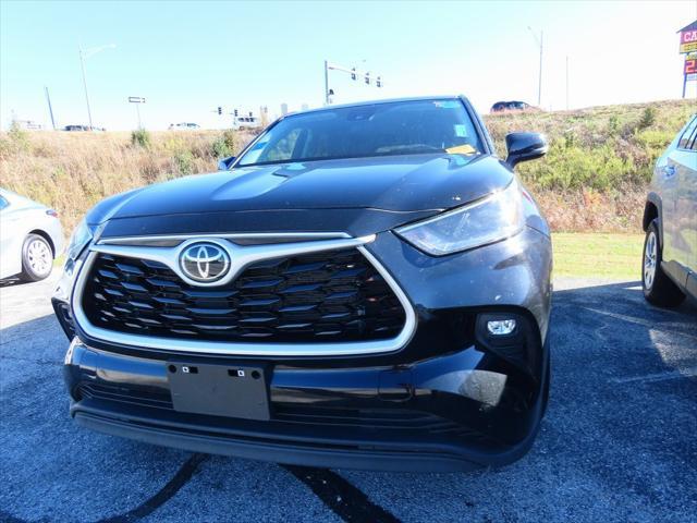 used 2023 Toyota Highlander car, priced at $39,985