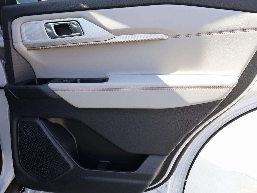 new 2025 Ford Explorer car, priced at $45,926
