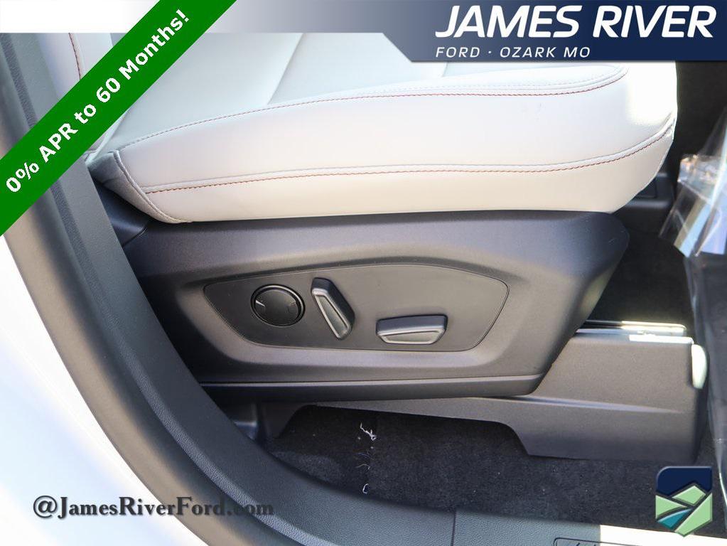 new 2025 Ford Explorer car, priced at $45,926