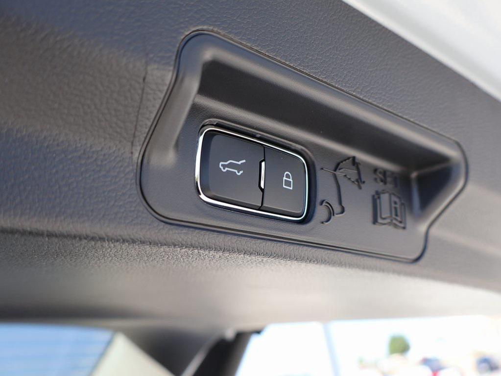 new 2025 Ford Explorer car, priced at $45,926