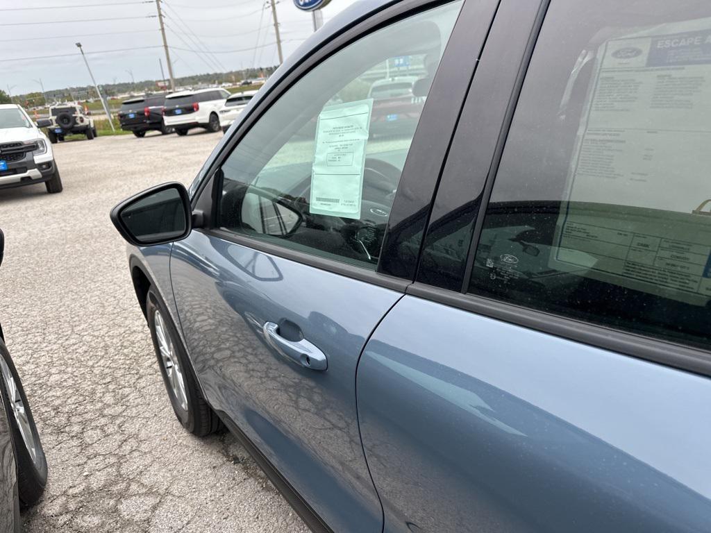 new 2026 Ford Escape car, priced at $32,952