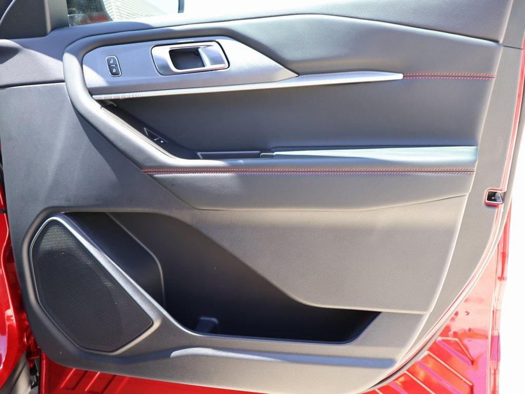 new 2025 Ford Explorer car, priced at $48,950
