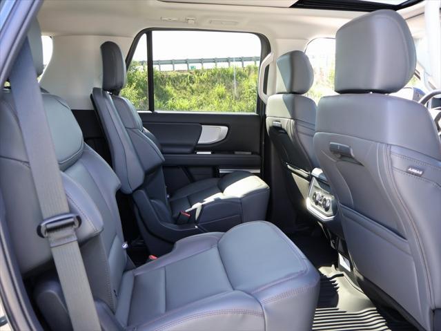 new 2025 Ford Expedition car, priced at $72,650