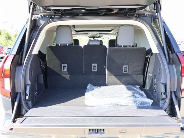 new 2025 Ford Expedition car, priced at $72,650