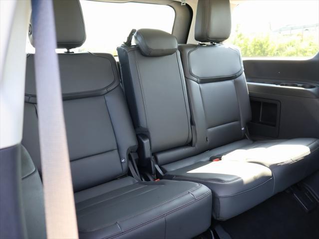 new 2025 Ford Expedition car, priced at $72,650